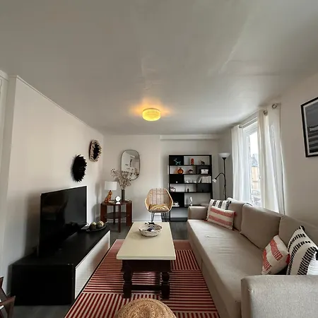 Large In Center شقة *