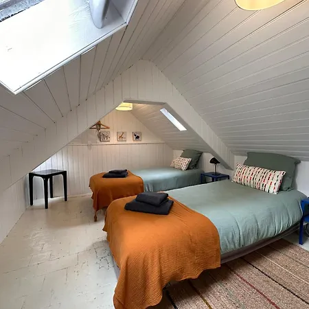 Large In Center Apartment *