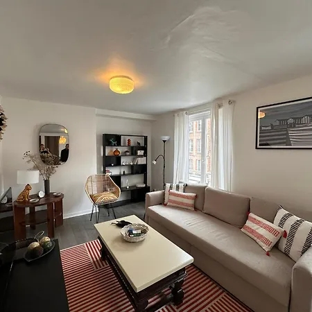 Large In Center Honfleur