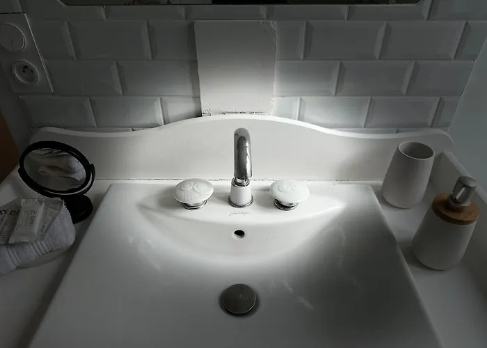 Large In Center شقة أونفلور