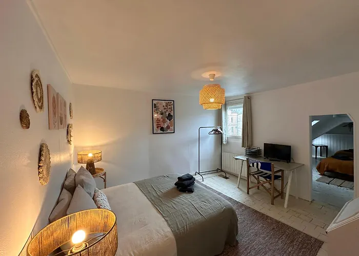 Large In Center أونفلور