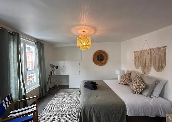 Large In Center شقة